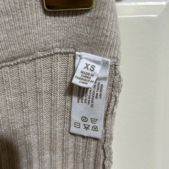 Skin Palmer Crop Pant Women's Size Extra Small Flax Color NWT.